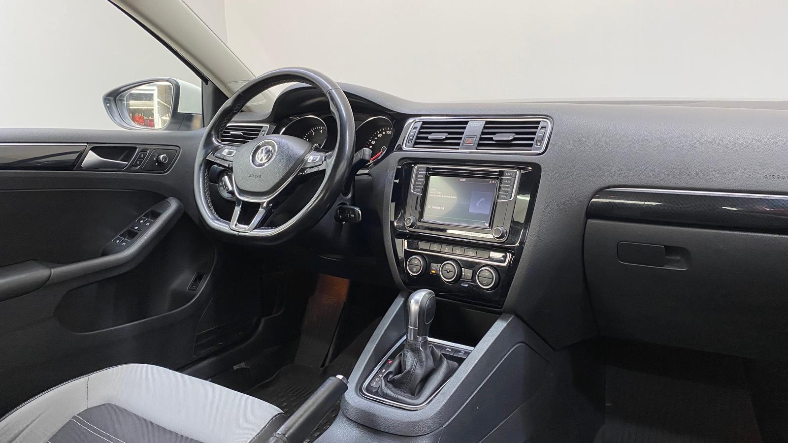 VOLKSWAGEN JETTA 16